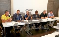 ERC Ingolstadt Pressekonferenz - Kooperation mit ESV Kaufbeuren, EV Regensburg und EHC Bayreuth - vo li  Mike Muller ESV Kaufbeuren - Michael Kreitl Geschäftsf.ESV Kaufbeuren - Jiri Ehrenberger - Martin Wimösterer - Ivo Stellmann-Zidek Geschäftsführer EV 