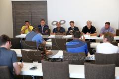 ERC Ingolstadt Pressekonferenz - Kooperation mit ESV Kaufbeuren, EV Regensburg und EHC Bayreuth - vo li  Mike Muller ESV Kaufbeuren - Michael Kreitl Geschäftsf.ESV Kaufbeuren - Jiri Ehrenberger - Martin Wimösterer - Ivo Stellmann-Zidek Geschäftsführer EV 