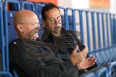 DEL - Eishockey - ERC Ingolstadt - Training - Besuch von Bundestrainer Marco Sturm - Gespräch mit links Sportdirektor Jiri Ehrenberger