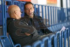 DEL - Eishockey - ERC Ingolstadt - Training - Besuch von Bundestrainer Marco Sturm - Gespräch mit links Sportdirektor Jiri Ehrenberger