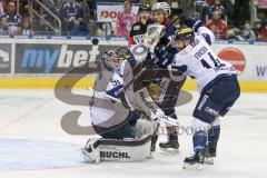 DEL - Eishockey - Eisbären Berlin - ERC Ingolstadt - Saison 2016/2017 - Timo Pielmeier Torwart (#51 ERCI) - Dustin Friesen (#14 ERCI) - Jamie MacQueen (#17 Berlin) - Foto: Meyer Jürgen