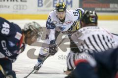 DEL - Eishockey - Eisbären Berlin - ERC Ingolstadt - Saison 2016/2017 - Danny Irmen (#19 ERCI) beim Bully - Foto: Meyer Jürgen