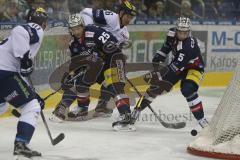 DEL - Eishockey - Eisbären Berlin - ERC Ingolstadt - Saison 2016/2017 - Martin Buchwieser (#16 ERCI) - Micki DuPont (#25 Berlin) - Maximilian Adam (#5 Berlin) - Foto: Meyer Jürgen