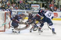 DEL - Eishockey - Eisbären Berlin - ERC Ingolstadt - Saison 2016/2017 - John Laliberte (#15 ERCI) - Petri Vehanen (Torwart #31 Berlin) - Foto: Meyer Jürgen