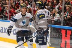 DEL - Eishockey - Kölner Haie - ERC Ingolstadt - Saison 2016/2017 - mitte Danny Irmen (ERC 19) trifft zum 0:1 Tor Jubel mit Darryl Boyce (ERC 10)