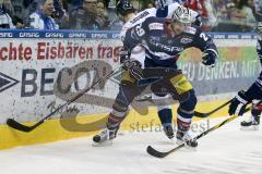 DEL - Eishockey - Eisbären Berlin - ERC Ingolstadt - Saison 2016/2017 - Darryl Boyce (#10 ERCI)  - Jens Baxmann (#29 Berlin) - Foto: Meyer Jürgen