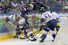 DEL - Eishockey - Eisbären Berlin - ERC Ingolstadt - Saison 2016/2017 - Brandon Buck (#9 ERCI) - Dustin Friesen (#14 ERCI) - Julian Talbot (#48 Berlin) - Foto: Meyer Jürgen