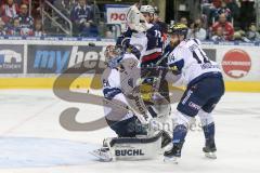 DEL - Eishockey - Eisbären Berlin - ERC Ingolstadt - Saison 2016/2017 - Timo Pielmeier Torwart (#51 ERCI) - Dustin Friesen (#14 ERCI) - Jamie MacQueen (#17 Berlin) - Foto: Meyer Jürgen