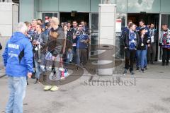 DEL - Eishockey - Eisbären Berlin - ERC Ingolstadt - Sonderzug - Saison 2016/2017 - Fans bei der Ankunft in Berlin - Foto: Meyer Jürgen