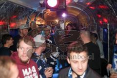 DEL - Eishockey - ERC Ingolstadt - Sonderzug nach Berlin - Saison 2016/2017 - Fans im Zug - Partywaggon - Foto: Meyer Jürgen -