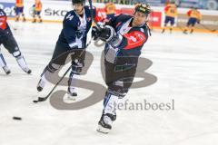 CHL- Eishockey - ERC Ingolstadt - Lukko Rauma - Saison 2016/2017 - Brandon Buck (#9 ERCI) beim warm machen - Foto: Meyer Jürgen