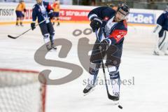CHL- Eishockey - ERC Ingolstadt - Lukko Rauma - Saison 2016/2017 -Petr Taticek (#17 ERCI) mit Topscorer Trikot beim warm machen - Foto: Meyer Jürgen