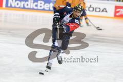 CHL- Eishockey - ERC Ingolstadt - Lukko Rauma - Saison 2016/2017 - Brian Salcido (#22 ERCI) beim warm machen - Foto: Meyer Jürgen
