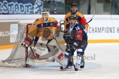 CHL- Eishockey - ERC Ingolstadt - Lukko Rauma - Saison 2016/2017 - Goalkeeper Antti Karjalainen (Nr.46, Lukko Rauma) - Martin Buchwieser (#16 ERCI) - Foto: Meyer Jürgen