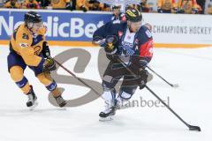 CHL- Eishockey - ERC Ingolstadt - Lukko Rauma - Saison 2016/2017 - Patrick Köppchen (#55 ERCI)- Janne Niskala (Nr.28, Lukko Rauma) - Foto: Meyer Jürgen