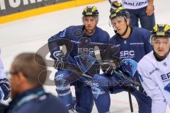 DEL - Eishockey - ERC Ingolstadt - Saison 2016/2017 - Portraits Foto - Training - Darryl Boyce (ERC 10) und Danny Irmen (ERC 19)