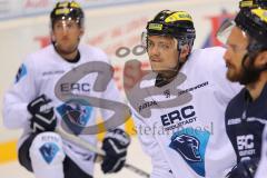 DEL - Eishockey - ERC Ingolstadt - Saison 2016/2017 - Portraits Foto - Training - Besprechung auf dem Eis, David Elsner (ERC 61)