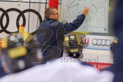 DEL - Eishockey - ERC Ingolstadt - Saison 2016/2017 - Portraits Foto - Training - Besprechung auf dem Eis, Cheftrainer Tommy Samuelsson (ERC)