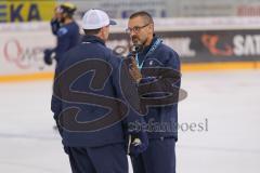 DEL - Eishockey - ERC Ingolstadt - Saison 2016/2017 - Portraits Foto - Training - Co-Trainer Petr Bares (ERC) und Cheftrainer Tommy Samuelsson (ERC) im Gespräch auf dem Eis im Training