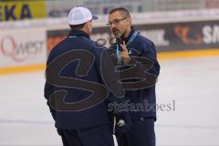 DEL - Eishockey - ERC Ingolstadt - Saison 2016/2017 - Portraits Foto - Training - Co-Trainer Petr Bares (ERC) und Cheftrainer Tommy Samuelsson (ERC) im Gespräch auf dem Eis im Training