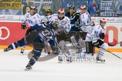 DEL - Eishockey - ERC Ingolstadt - Schwenninger Wild Wings - Saison 2016/2017 - Benedikt Kohl (#34 ERCI) mit einem Schuss auf das Tor - Foto: Meyer Jürgen