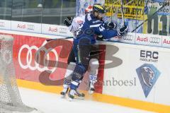 DEL - Eishockey - ERC Ingolstadt - Schwenninger Wild Wings - Saison 2016/2017 - Jean-Francois Jacques (#44 ERCI) checkt - 84 Jiri Hunkes (Schwenninger Wild Wings) - Foto: Meyer Jürgen