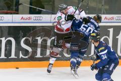 DEL - Eishockey - ERC Ingolstadt - Kölner Haie - Saison 2016/2017 - Thomas Pielmeier (#50 ERCI) - im Zweikampf - Foto: Meyer Jürgen