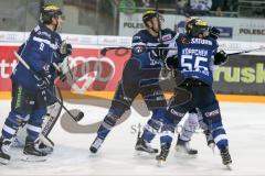 DEL - Eishockey - ERC Ingolstadt - Schwenninger Wild Wings - Saison 2016/2017 - Benedikt Schopper (#11 ERCI) Patrick Köppchen (#55 ERCI) 71 Jerome Samson (Schwenninger Wild Wings) im Zweikampf - Boxkampf - Foto: Meyer Jürgen