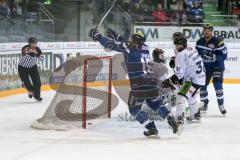 DEL - Eishockey - ERC Ingolstadt - Straubing Tigers - Saison 2016/2017 - Danny Irmen (#19 ERCI) mit dem 1:0 Führungstreffer - Pätzold Dimitri Torwart (#32 Straubing) Jubel - Foto: Meyer Jürgen