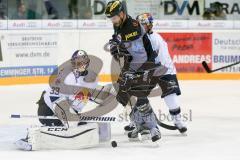 DEL - Eishockey - ERC Ingolstadt - EHC Red Bull München - Saison 2016/2017 - Jean-Francois Jacques (#44 ERCI) scheitert an Danny Aus den Birken Torwart(#33 München) -  - Foto: Meyer Jürgen