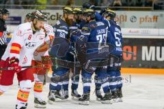 DEL - Eishockey - ERC Ingolstadt - Düsseldorfer EG - Saison 2016/2017 - Der 3:1 Führungstreffer von Thomas Oppenheimer (#8 ERCI) - Jubel - Thomas Pielmeier (#50 ERCI) - Brian Salcido (#22 ERCI) - Foto: Meyer Jürgen