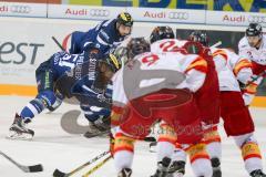 DEL - Eishockey - ERC Ingolstadt - Düsseldorfer EG - Saison 2016/2017 - Thomas Pielmeier (#50 ERCI) beim Bully - Foto: Meyer Jürgen