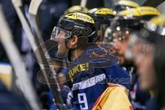 DEL - Eishockey - ERC Ingolstadt - Straubing Tigers - Saison 2016/2017 - Brandon Buck (#9 ERCI) auf der Spielerbank  - Foto: Meyer Jürgen