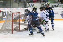 DEL - Eishockey - ERC Ingolstadt - Straubing Tigers - Saison 2016/2017 - Danny Irmen (#19 ERCI) mit dem 1:0 Führungstreffer - Pätzold Dimitri Torwart (#32 Straubing) Jubel - Foto: Meyer Jürgen