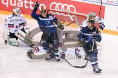 DEL - Eishockey - ERC Ingolstadt - Eisbären Berlin - Saison 2016/2017 - Danny Irmen (#19 ERCI) mit dem 7:1 Führungstreffer - jubel - Marvin Cüpper (Torwart #39 Berlin) - Brandon Buck (#9 ERCI) - Foto: Meyer Jürgen