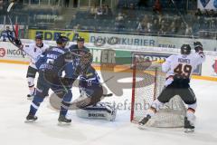 DEL - Eishockey - ERC Ingolstadt - Grizzlys Wolfsburg - Saison 2016/2017 - Der 1:2 Führungstreffer von Wolfsburg durch Aubin Brent (#11 Wolfsburg) - Timo Pielmeier Torwart (#51 ERCI) - Patrick McNeill (#2 ERCI) - Voakes Mark (#49 Wolfsburg) - Foto: Meyer 