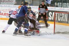DEL - Eishockey - ERC Ingolstadt - Fischtown Pinguins - Saison 2016/2017 - Thomas Greilinger (#39 ERCI) mit dem 2:2 Ausgleichstreffer - jubel - Jean-Francois Jacques (#44 ERCI) - Jerry Kuhn (Torwart #35 Bremerhaven) - Foto: Meyer Jürgen