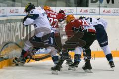 DEL - Eishockey - ERC Ingolstadt - Fischtown Pinguins - Saison 2016/2017 - Thomas Oppenheimer (#8 ERCI) - Steve Slaton (#22 Bremerhaven) - Foto: Meyer Jürgen