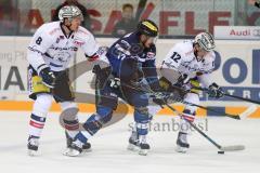 DEL - Eishockey - ERC Ingolstadt - Eisbären Berlin - Saison 2016/2017 - Benedikt Kohl (#34 ERCI) mit einer Torchance - Petri Vehanen (Torwart #31 Berlin) - Foto: Meyer Jürgen