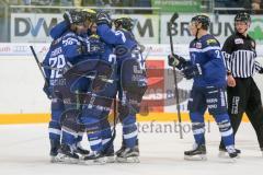 DEL - Eishockey - ERC Ingolstadt - Grizzlys Wolfsburg - Saison 2016/2017 - Der 1:1 Ausgleichstreffer von Petr Taticek (#17 ERCI) - Benedikt Kohl (#34 ERCI) - Thomas Greilinger (#39 ERCI) -  - Foto: Meyer Jürgen