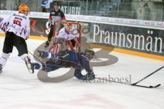 DEL - Eishockey - ERC Ingolstadt - Fischtown Pinguins - Saison 2016/2017 - John Laliberte (#15 ERCI) Jerry Kuhn (Torwart #35 Bremerhaven) - Foto: Meyer Jürgen