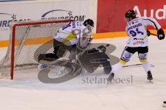 DEL - Eishockey - ERC Ingolstadt - Krefeld Pinguine - Saison 2016/2017 - Brandon Buck (#9 ERCI) - Patrick Galbraith Torwart (#31 Krefeld) - Kyle Sonnenburg (#34 Krefeld)  - Foto: Meyer Jürgen