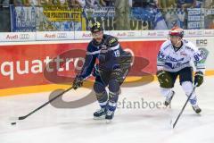 DEL - Eishockey - ERC Ingolstadt - Schwenninger Wild Wings - Danny Irmen (ERC 19) rechts Jiri Hunkes