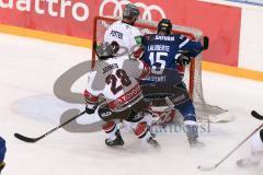 DEL - Eishockey - ERC Ingolstadt - Kölner Haie - Saison 2016/2017 - John Laliberte (#15 ERCI) -  - Gustaf Wesslau Torwart (#29 Köln) - Ryan Jones (#28 Köln) -  - Foto: Meyer Jürgen