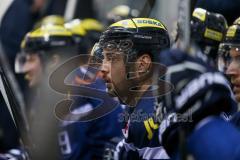 DEL - Eishockey - ERC Ingolstadt - Straubing Tigers - Saison 2016/2017 - Thomas Oppenheimer (#8 ERCI) auf der Spielerbank - Foto: Meyer Jürgen