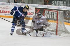 DEL - Eishockey - ERC Ingolstadt - Nürnberg Ice Tigers - Saison 2016/2017 - Darryl Boyce (#10 ERCI)  mit einer Torchance - Jochen Reimer Torwart(#32 Nürnberg) - Foto: Meyer Jürgen