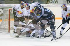 DEL - Eishockey - ERC Ingolstadt - EHC Red Bull München - Saison 2016/2017 - Jean-Francois Jacques (#44 ERCI) scheitert an Danny Aus den Birken Torwart(#33 München) -  - Foto: Meyer Jürgen