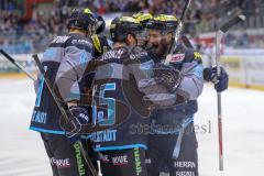 DEL - Eishockey - ERC Ingolstadt - Red Bull München - Petr Pohl (ERC 33) trifft zum Ausgleich 2:2 gegen Torwart Danny aus den Birken (33 RBM), Jubel Tor