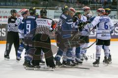 DEL - Eishockey - ERC Ingolstadt - Schwenninger Wild Wings - Saison 2016/2017 - Petr Pohl (#33 ERCI) - Petr Taticek (#17 ERCI) - schlägerei - Zeikampf - Foto: Meyer Jürgen