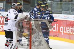 DEL - Eishockey - ERC Ingolstadt - Nürnberg Ice Tigers - Saison 2016/2017 - Jean-Francois Jacques (#44 ERCI) mit dem 1:0 Führungstreffer - Jochen Reimer Torwart(#32 Nürnberg) - Darryl Boyce (#10 ERCI)  - Jubel - Foto: Meyer Jürgen